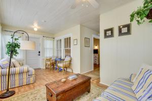 Less Than 1 Mi to Dtwn Bradenton and Riverwalk! Sunny Apt