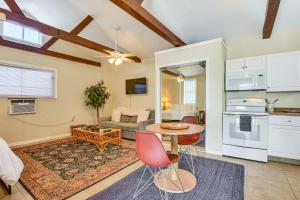 Walkable Studio 1 Mi to Riverwalk & Dtwn Bradenton