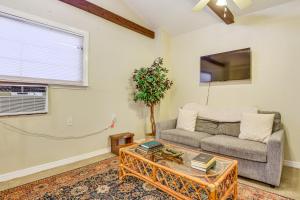 Walkable Studio 1 Mi to Riverwalk & Dtwn Bradenton