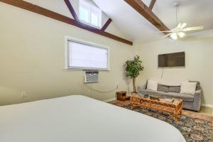 Walkable Studio 1 Mi to Riverwalk & Dtwn Bradenton