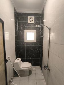 استديو بجلسة جانبية ودخول ذكي