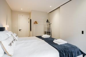 2 Bed Modern Flat, Castlefield, CityCentre, Parking, Self-checkin, Sleeps 4, Balcony, Wifi, City views