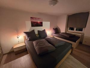 FERIENWOHNUNG 52m2 APARTMENT in ZITTAUER STADTZENTRUM INNENSTADT INNENRING TOP LAGE - WOHNEN AUF ZEIT IN ZITTAU - 2 RAUM WOHNUNG EINKAUFSSTRASSE