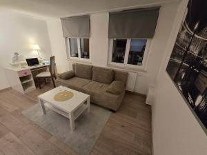 FERIENWOHNUNG 52m2 APARTMENT in ZITTAUER STADTZENTRUM INNENSTADT INNENRING TOP LAGE - WOHNEN AUF ZEIT IN ZITTAU - 2 RAUM WOHNUNG EINKAUFSSTRASSE