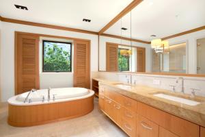 Montage Kapalua Bay 2 Free Rental Cars KBM Resorts Gorgeous Ocean Front 2 Units 6 Bedrooms ML-1165