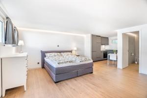 Completely renovated, furnished studio with plenty of comfort