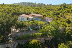 Lithea Villas and Studios by the Sea