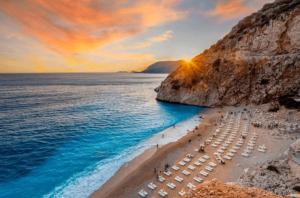 Kalkan Merkezde Havuzlu Apart