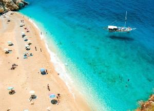 Kalkan Merkezde Havuzlu Apart