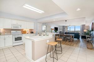 Yacht Club Villas #2-902