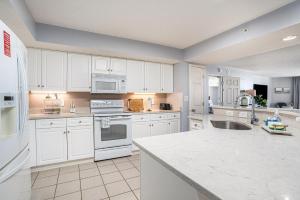 Yacht Club Villas #2-902