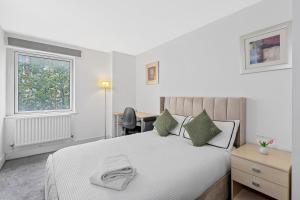 Canary Wharf Stays, Ensuite Room