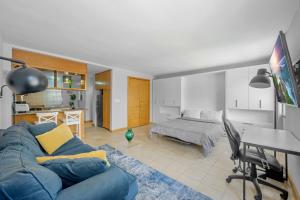 Cozy studio, walk to the beach, restaurants, bars