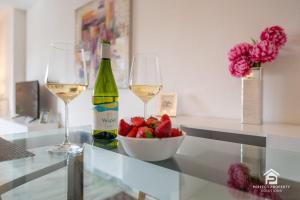 Bright and spacious 2BR with terrace in Costalita