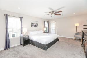 Sojourn Bay Breeze Retreat 4 BR Beach Family Home