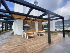 Boho apt-balcony in La Carolina, 60" TV 4K