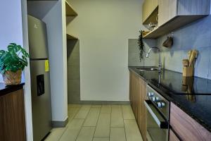 Boho apt-balcony in La Carolina, 60" TV 4K