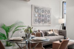 The Quiet Side of the City - A Stylish 2 Bed 2 Bath Retreat