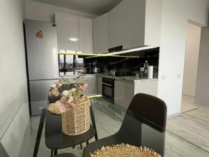 Eco apartment, Smart Plaza Polytech, railway, Охматдит