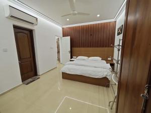 Orient Glory - Walk to Lulumall & Metro