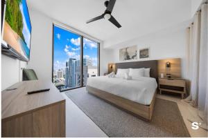 Stylish Downtown 1-BD Condo