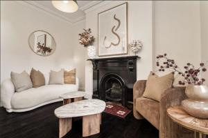 Stylish 3BR City Retreat Walk to CBD & Opera House