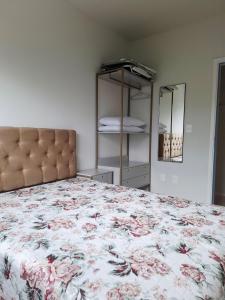 Apartamento novo, 2 quartos a 50 metros da praia