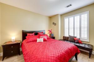 Golf, Hike, Explore Apt 9 Mi to Dtwn Fresno!