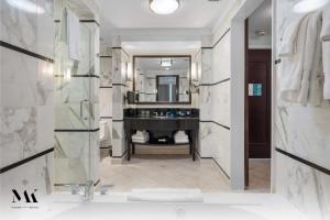 FontaineBleau Resort Ocean plus Bay View w Balcony