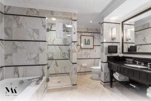 FontaineBleau Resort Ocean plus Bay View w Balcony