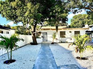 Quiet Miami Stay Perfect for Work, Relax, or party