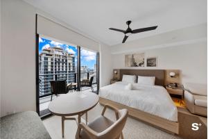 Chic Downtown Studio with City Views