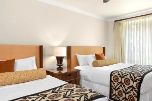 Honua Kai Konea 3 Free Rental Cars KBM Resorts Extra Large Corner Suite 3 Units 7 Bedrooms ML-1406