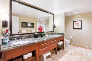 Honua Kai Hokulani 3 Free Rental Cars KBM Resorts Most Stunning Views 3 Units 7 Bedrooms ML-1946