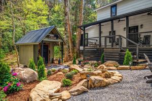 The Greenhouse NEW - 450ft to Trailhead