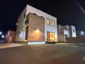 Natural Base 上富良野新築戸建て 駐車場3台 ファミリーオススメ マーケットすぐ