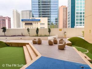 Cozy and Spacious Fast WiFi FREE Access Pool and Gym