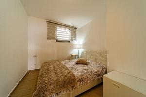 Apartments by the sea Viganj, Peljesac - 24663