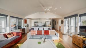 High Views by HolidayCo