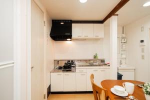 4PPL 2BDR House Tenkachaya Sta Kishitari Sta