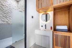 Casa Santisya 4 by Orivista , 4min beach