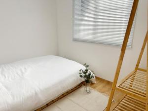 3 rooms 3 mins walk to Sangsu Stn 2F