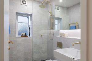 The Ivanhoe, Manly Isyd