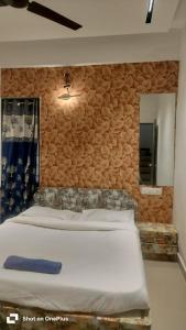 SWARAGAN HOLIDAYS VILLA 4 BHK AC LUXURY Room private pool