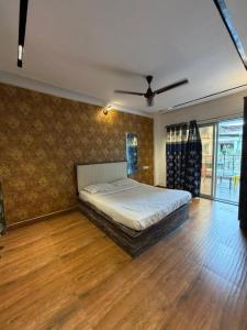 SWARAGAN HOLIDAYS VILLA 4 BHK AC LUXURY Room private pool