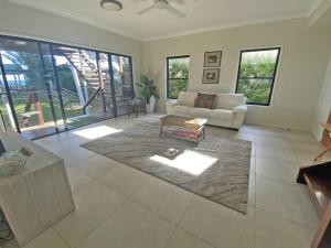 Gold Coast Annies House Single Room suite