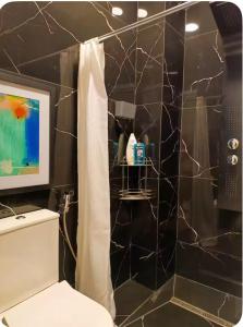 Casa Luna beach side Luxurious comfy apt in center Paphos