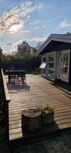 Lovely Bright Summer House Close To The Beach