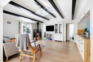 Lovely Bright Summer House Close To The Beach