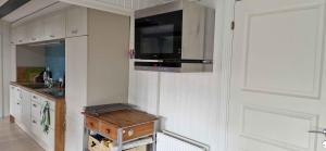 Lovely Bright Summer House Close To The Beach